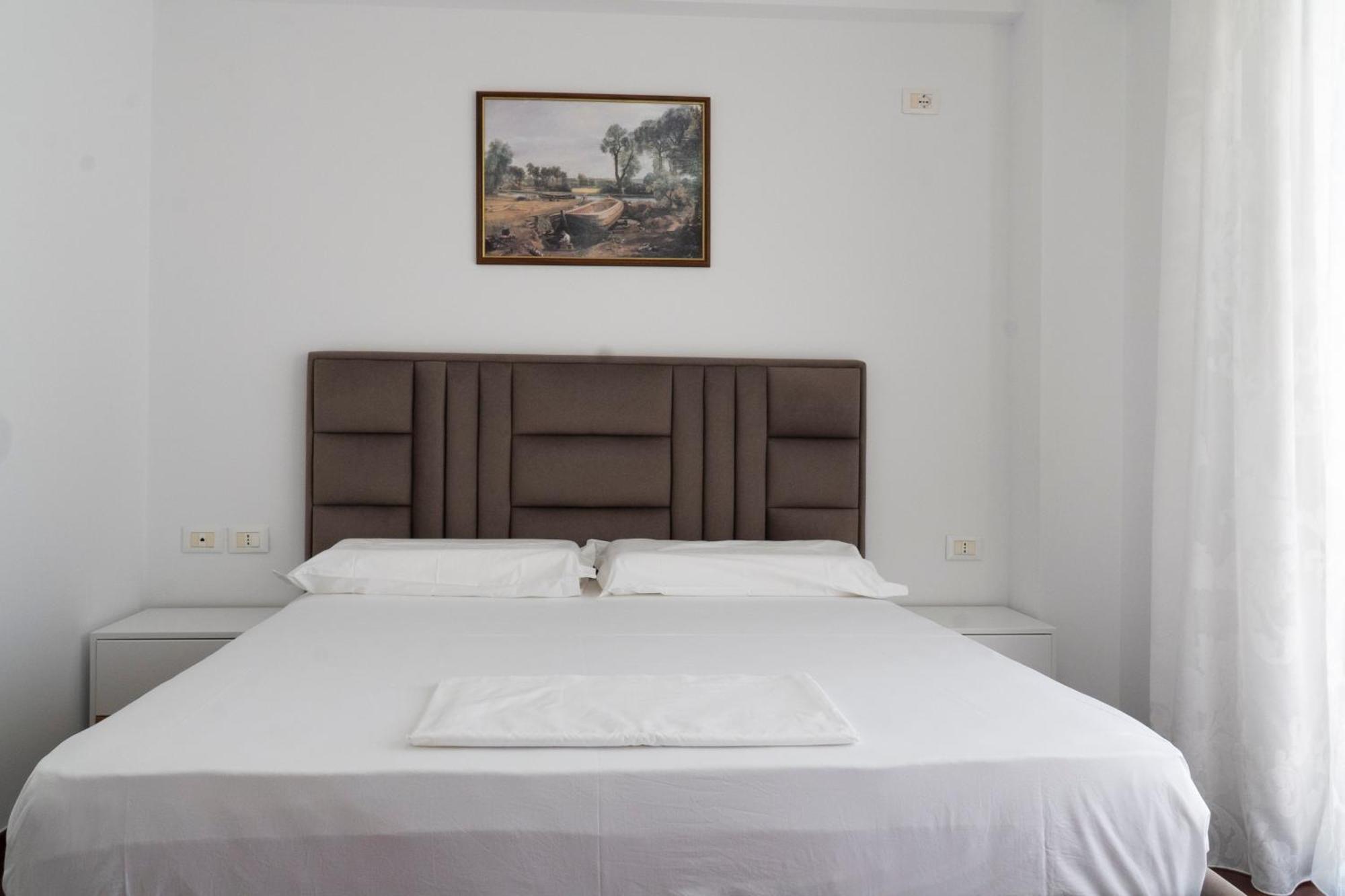Appartamento Center Sea View Sarandë Esterno foto